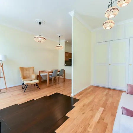Apartment Le Constantin Avec Balcon, Emplacement Privilegie Pour 2 Personnes Dans Le Centre *