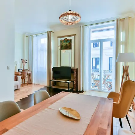 Le Constantin Avec Balcon, Emplacement Privilegie Pour 2 Personnes Dans Le Centre * Cannes