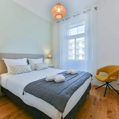 Le Constantin Avec Balcon, Emplacement Privilegie Pour 2 Personnes Dans Le Centre Apartment Cannes